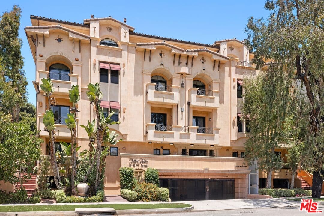 4 bd, 4 ba Condo in Pacific Palisades, CA — $8,950/mo — photo 1