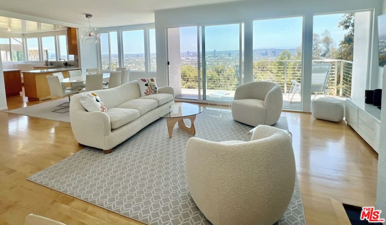 3 bd, 3 ba House in Los Angeles, CA — $11,950/mo — photo 2