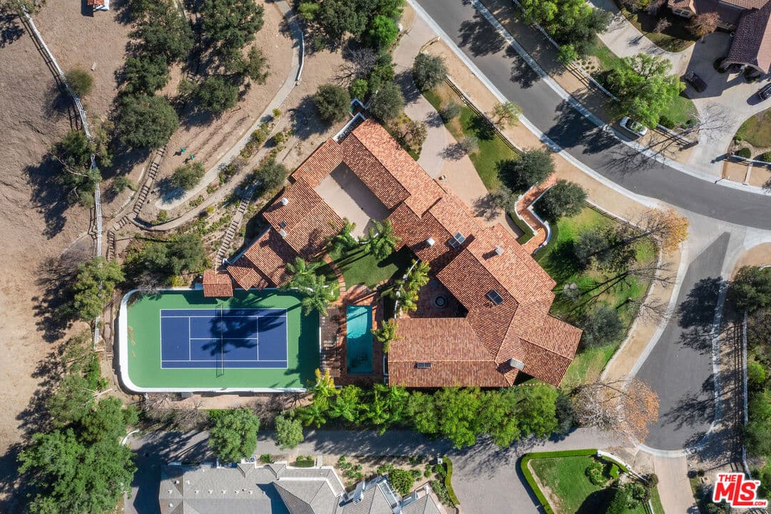 6 bd, 7 ba House in Hidden Hills, CA — $37,500/mo — photo 2