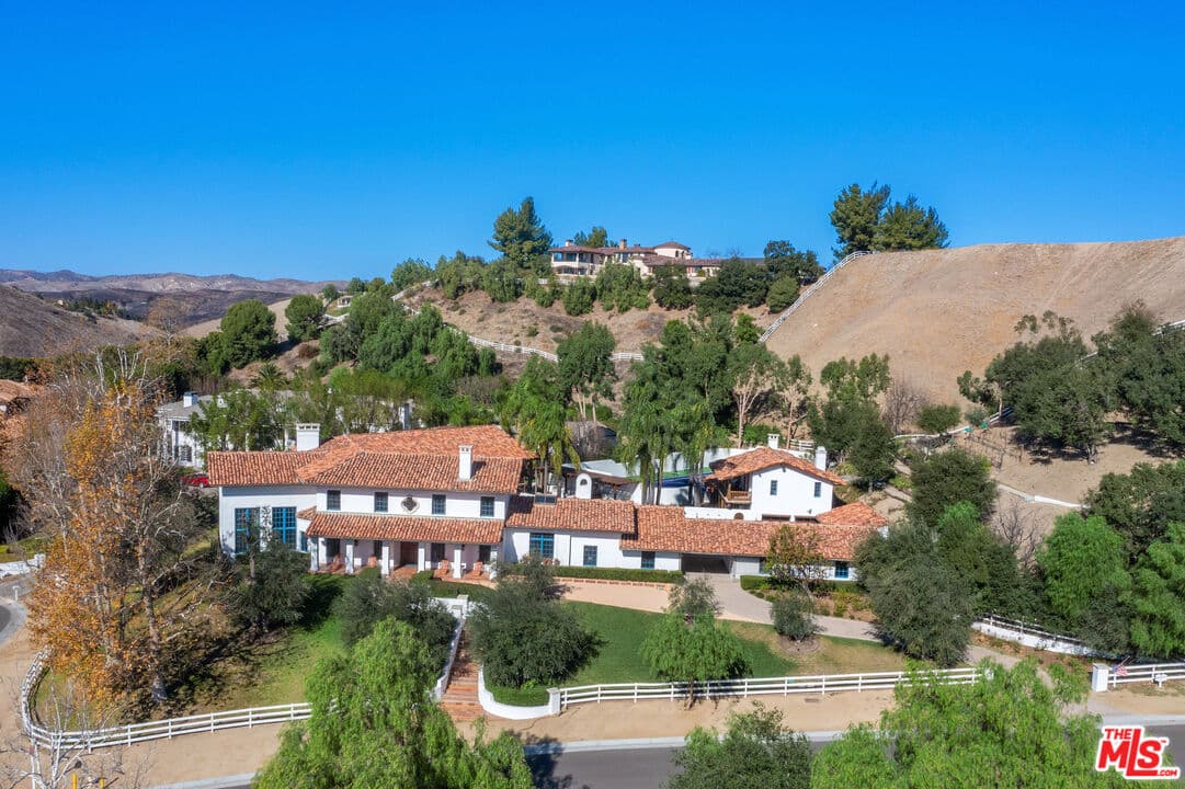 6 bd, 7 ba House in Hidden Hills, CA — $37,500/mo — photo 1