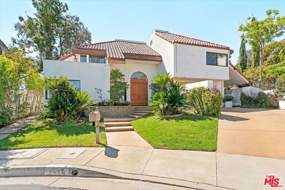 4 bd, 6 ba House in Los Angeles, CA — $16,500/mo — photo 2