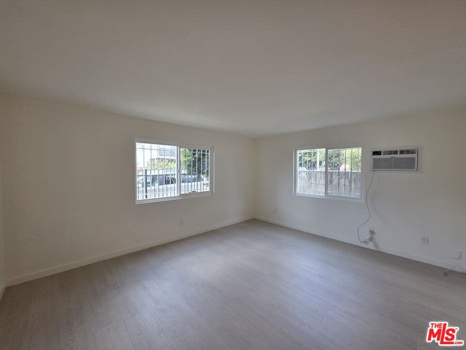 2BR Apartment in Los Angeles β $2,700/mo