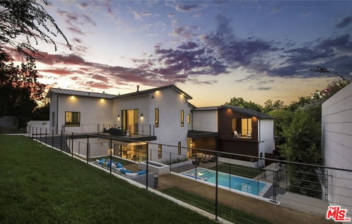 5 bd, 7 ba House in Studio City, CA — $29,999/mo — photo 1