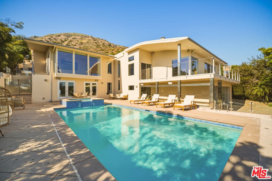 5 bd, 6 ba House in Malibu, CA — $29,500/mo — photo 1