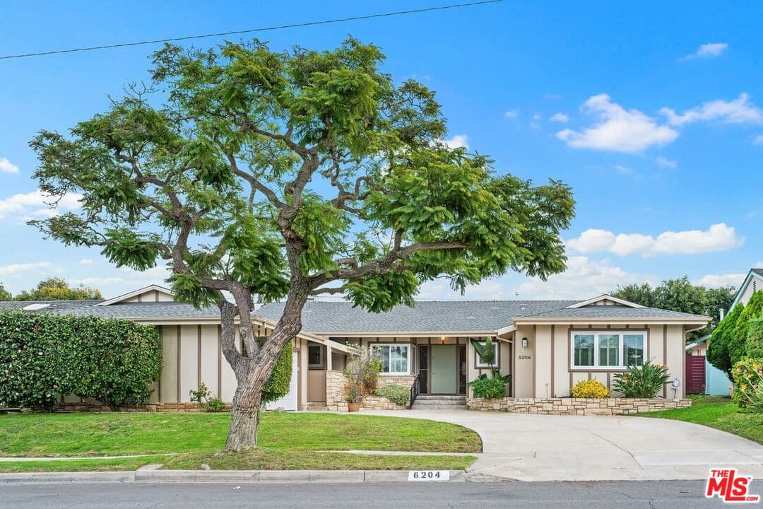 3 bd, 3 ba House in Los Angeles, CA — $6,700/mo — photo 2