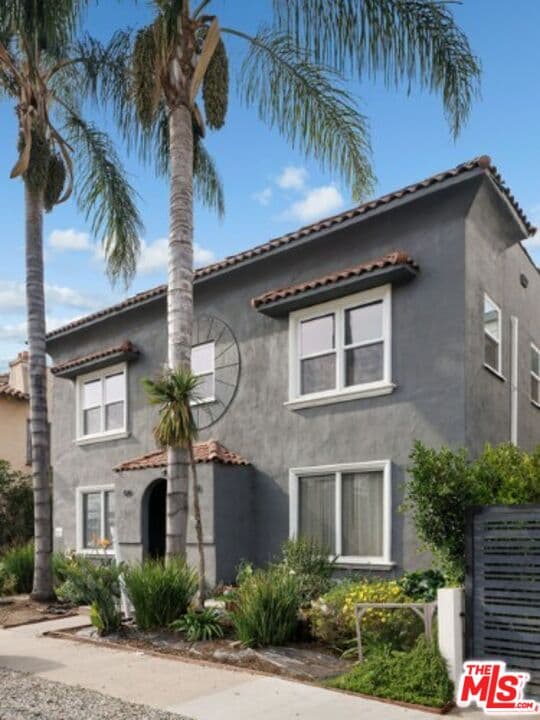 2 bd, 1 ba Townhouse in Los Angeles, CA — $3,250/mo — photo 2