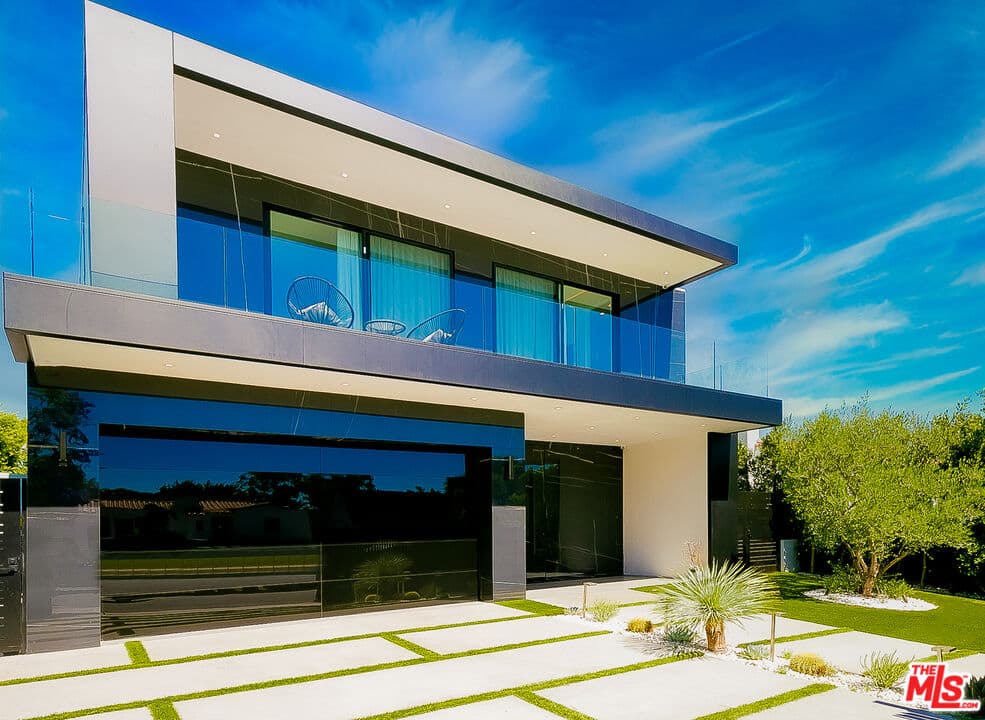 6 bd, 8 ba House in Los Angeles, CA — $49,995/mo — photo 2