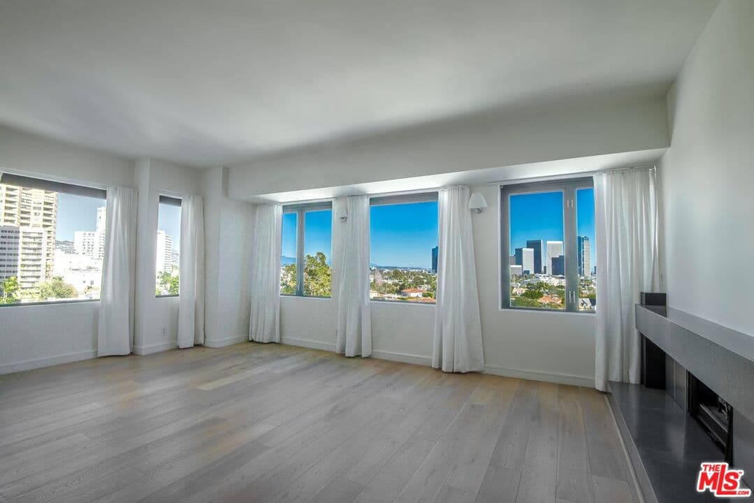 2 bd, 2 ba Condo in Los Angeles, CA — $6,500/mo — photo 1