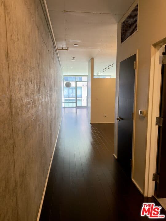 1 bd, 1 ba Condo in Los Angeles, CA — $2,695/mo — photo 2