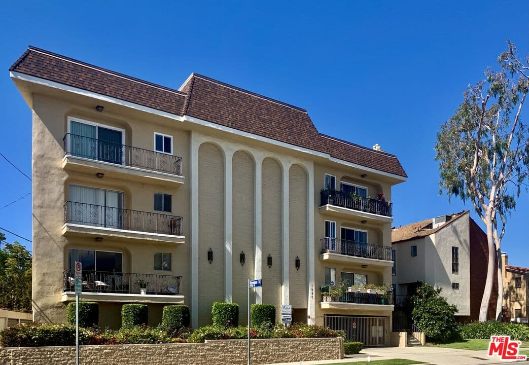 2 bd, 2 ba Apartment in Los Angeles, CA — $3,995/mo — photo 1