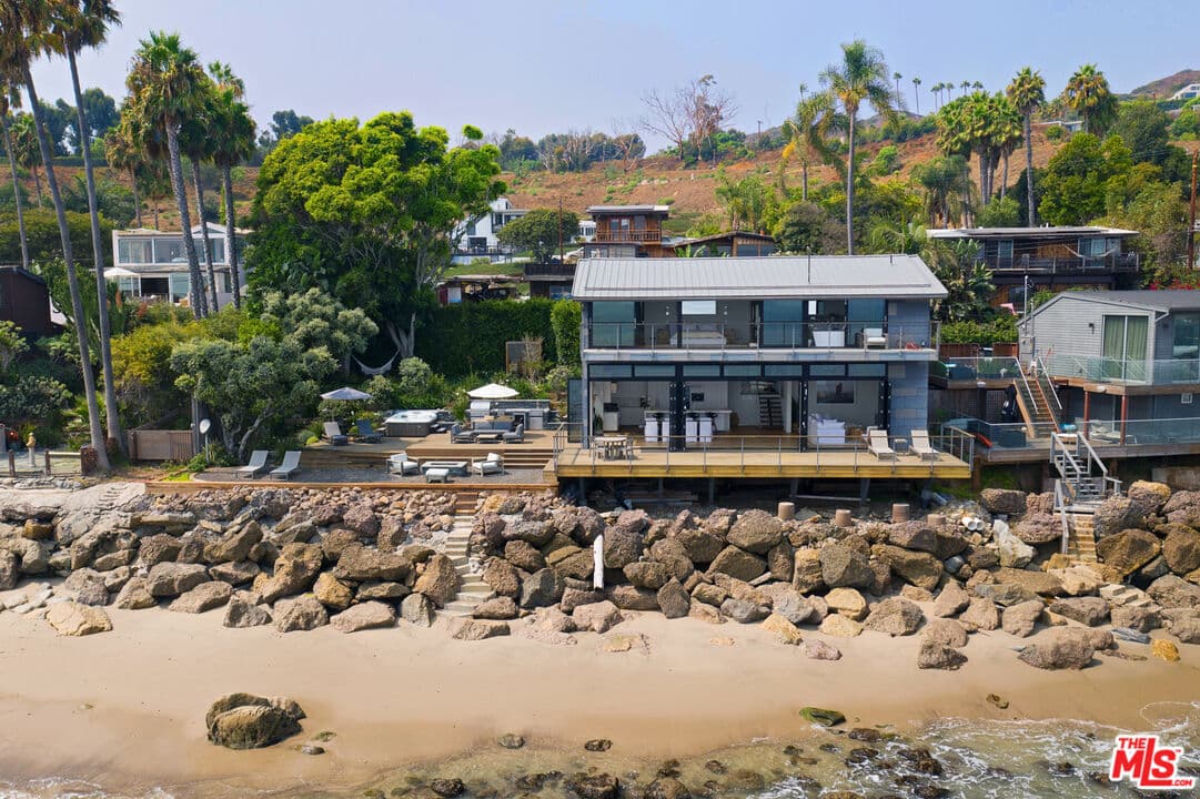 4 bd, 3 ba House in Malibu, CA — $50,000/mo — photo 1