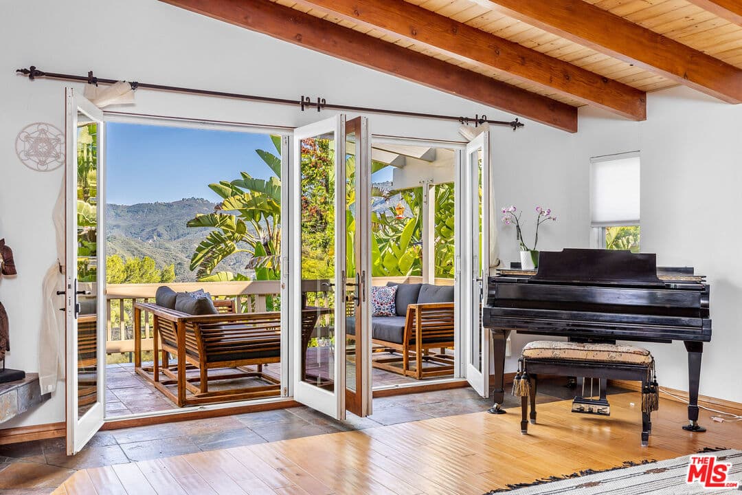 4 bd, 3 ba House in Topanga, CA — $8,200/mo — photo 2