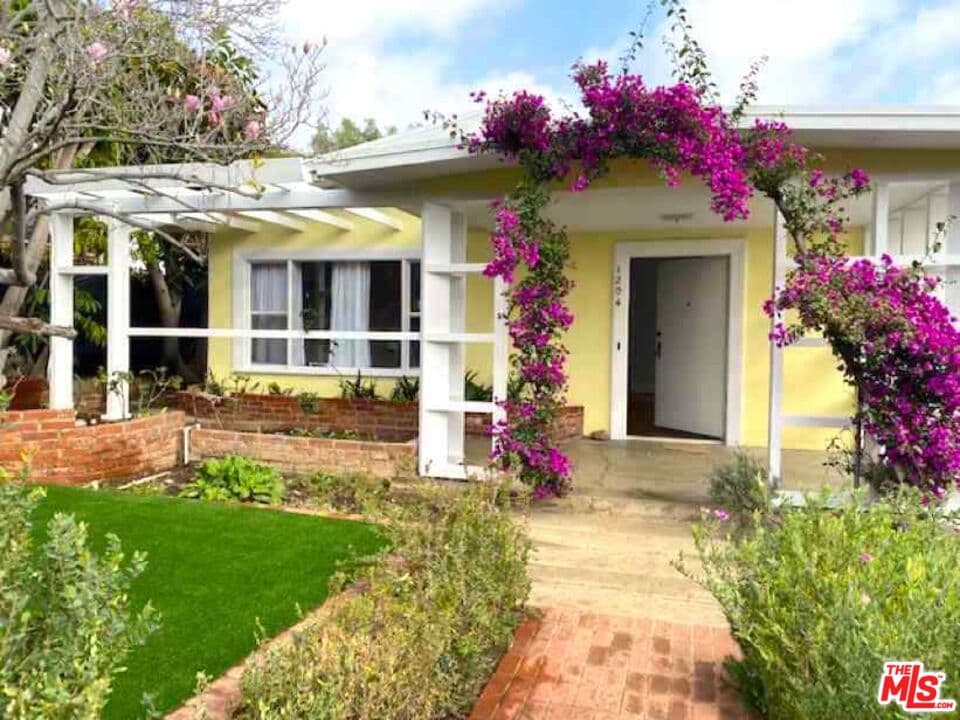 2 bd, 2 ba House in Los Angeles, CA — $5,500/mo — photo 1