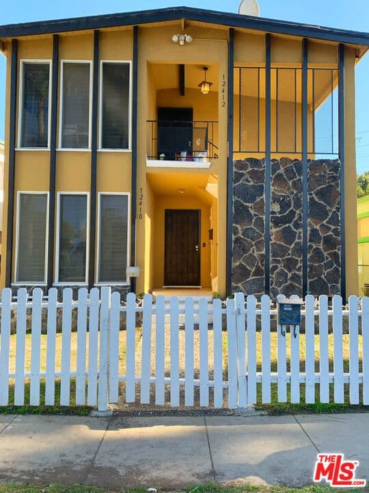 3 bd, 2 ba House in Los Angeles, CA — $4,000/mo — photo 1