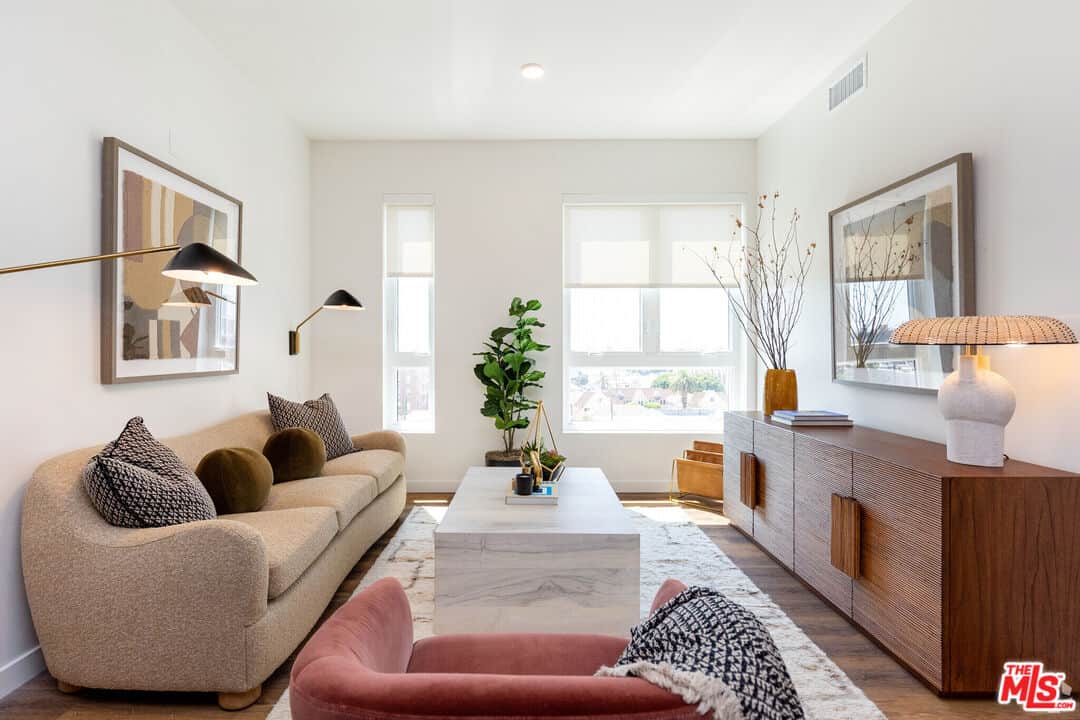 2 bd, 2 ba Townhouse in Los Angeles, CA — $2,519/mo — photo 1