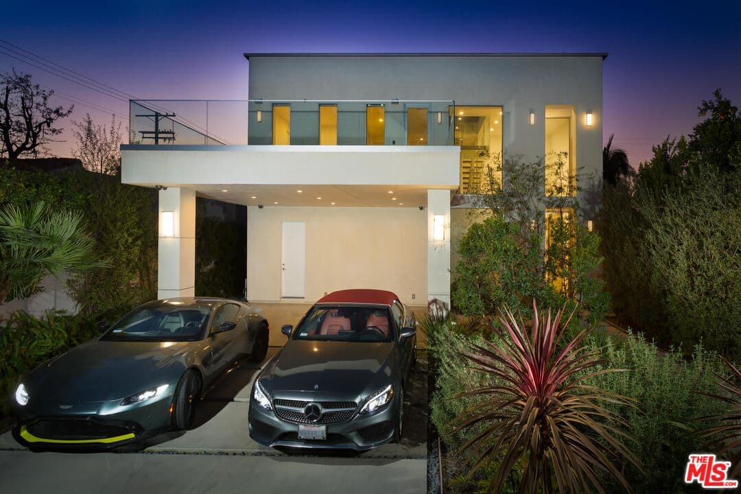 5 bd, 5 ba House in Los Angeles, CA — $19,500/mo — photo 2
