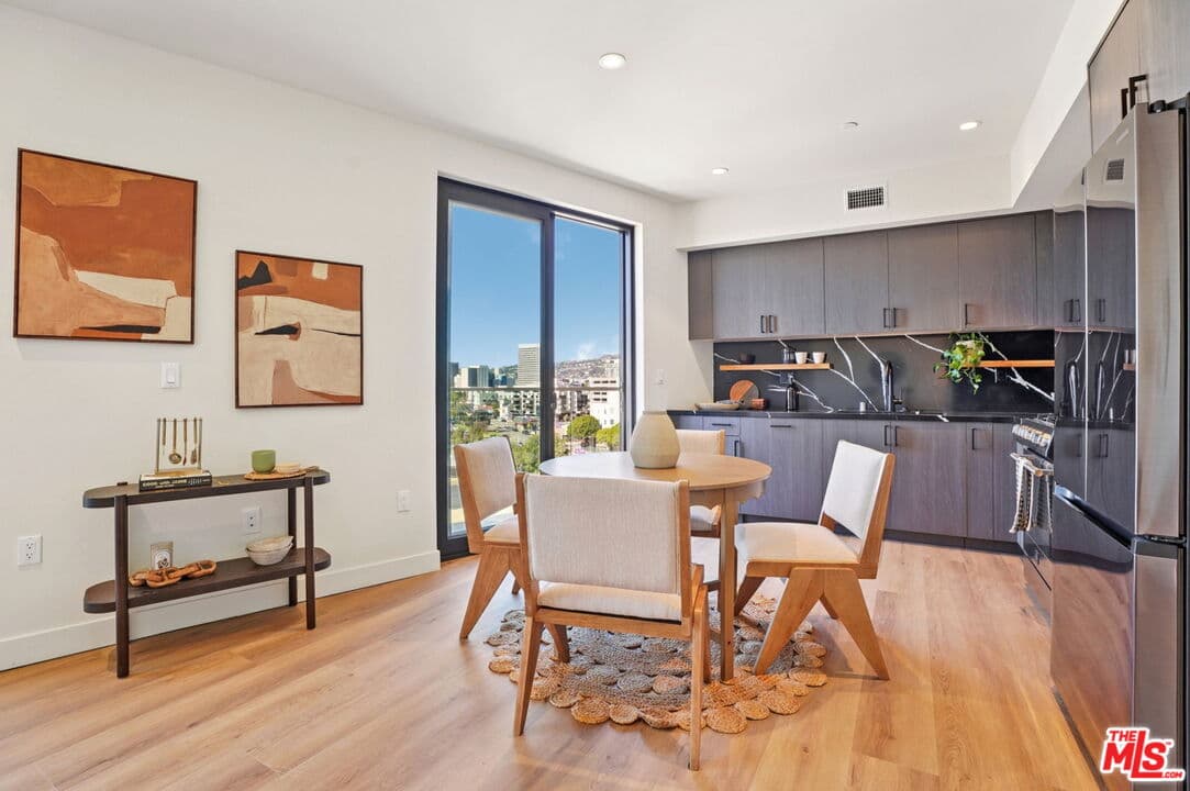 3 bd, 3 ba Apartment in Los Angeles, CA — $4,795/mo — photo 1
