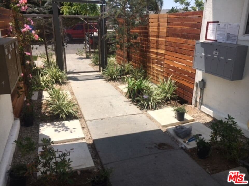 3 bd, 2 ba Apartment in Torrance, CA — $2,747/mo — photo 2