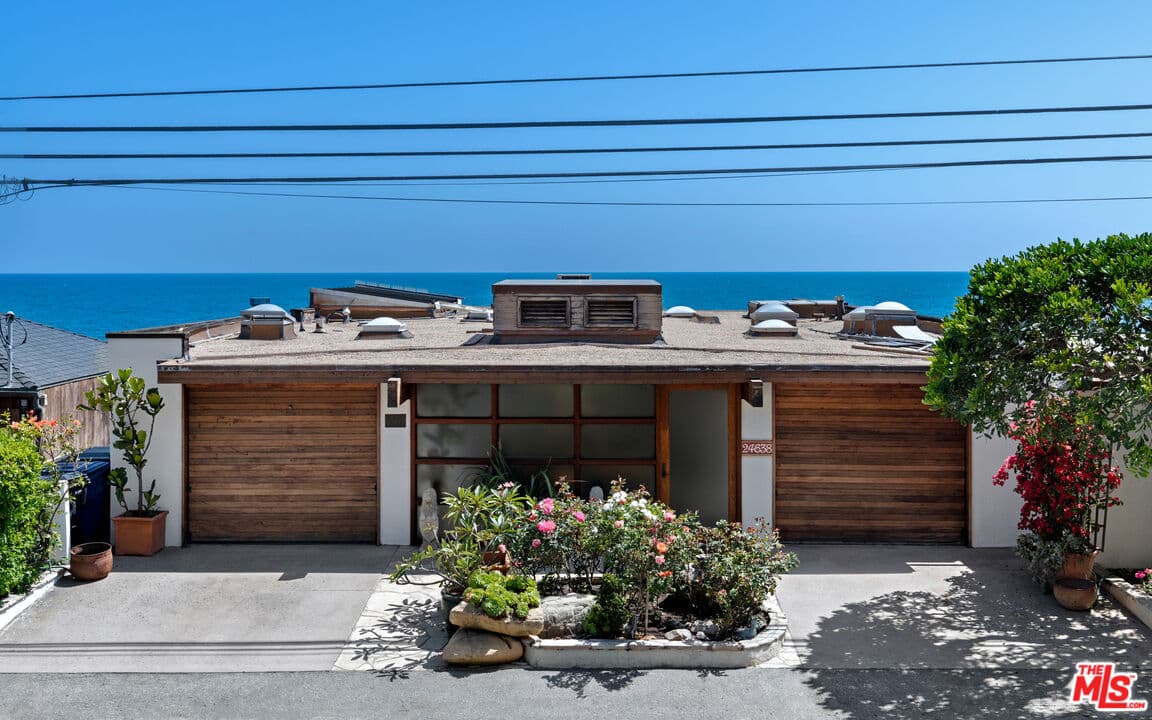 4 bd, 2 ba House in Malibu, CA — $35,000/mo — photo 2
