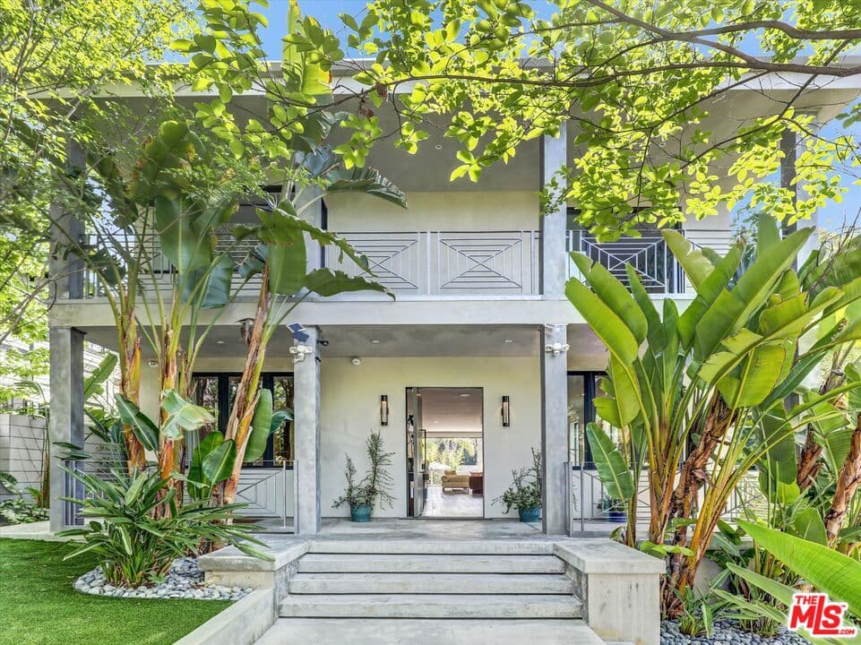 5 bd, 6 ba House in Los Angeles, CA — $18,500/mo — photo 2