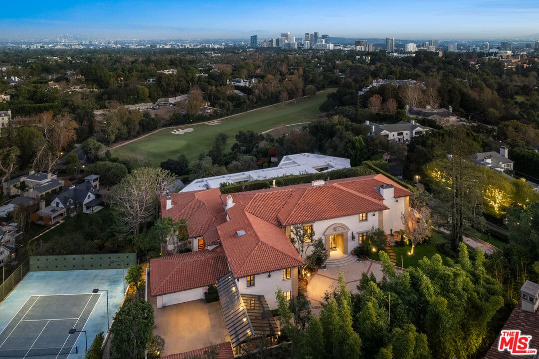 5 bd, 7 ba House in Los Angeles, CA — $195,000/mo — photo 2