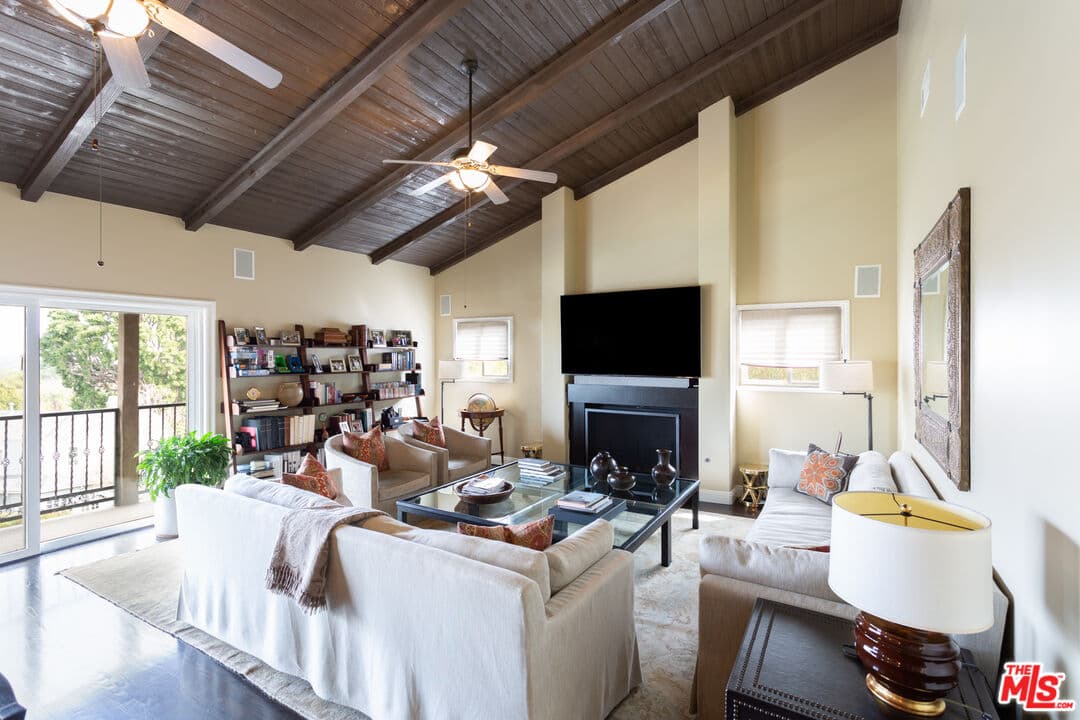 5 bd, 5 ba House in Sherman Oaks, CA — $9,950/mo — photo 2