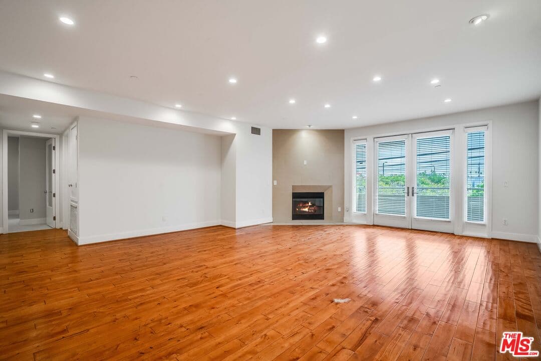 2 bd, 3 ba Townhouse in Los Angeles, CA — $4,995/mo — photo 1