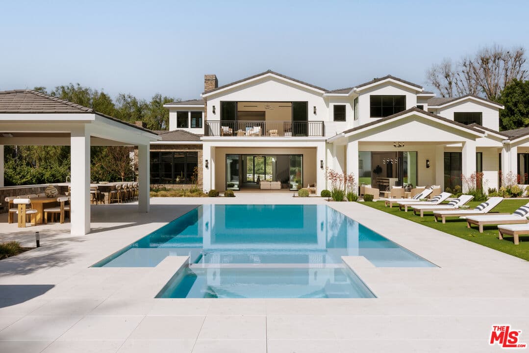 7 bd, 8 ba House in Hidden Hills, CA — $85,000/mo — photo 1