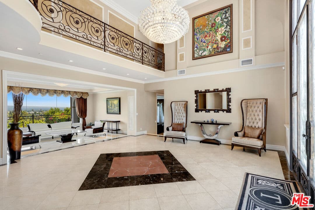 6 bd, 7 ba House in Encino, CA — $19,500/mo — photo 2