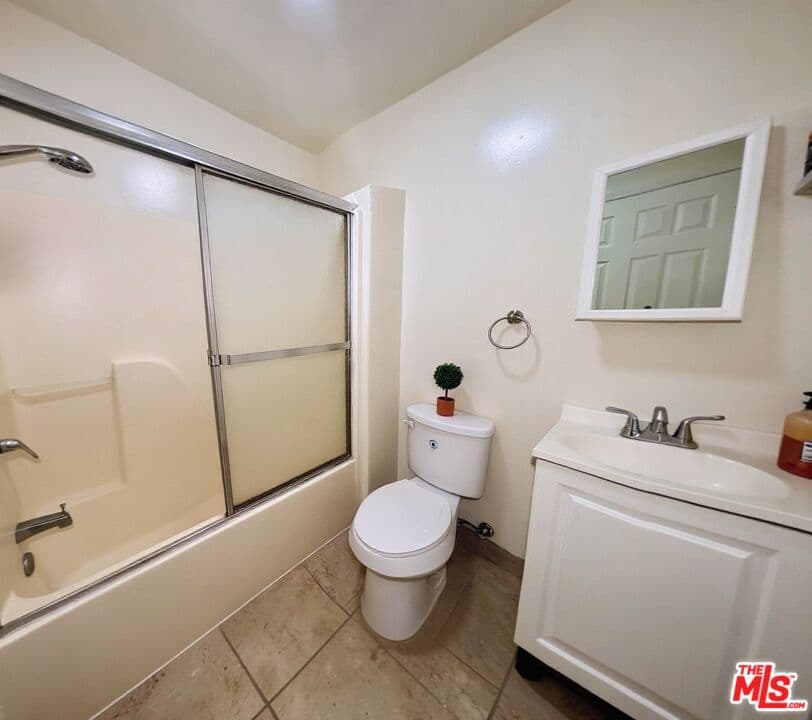 1 bd, 2 ba Apartment in Los Angeles, CA — $2,500/mo — photo 2