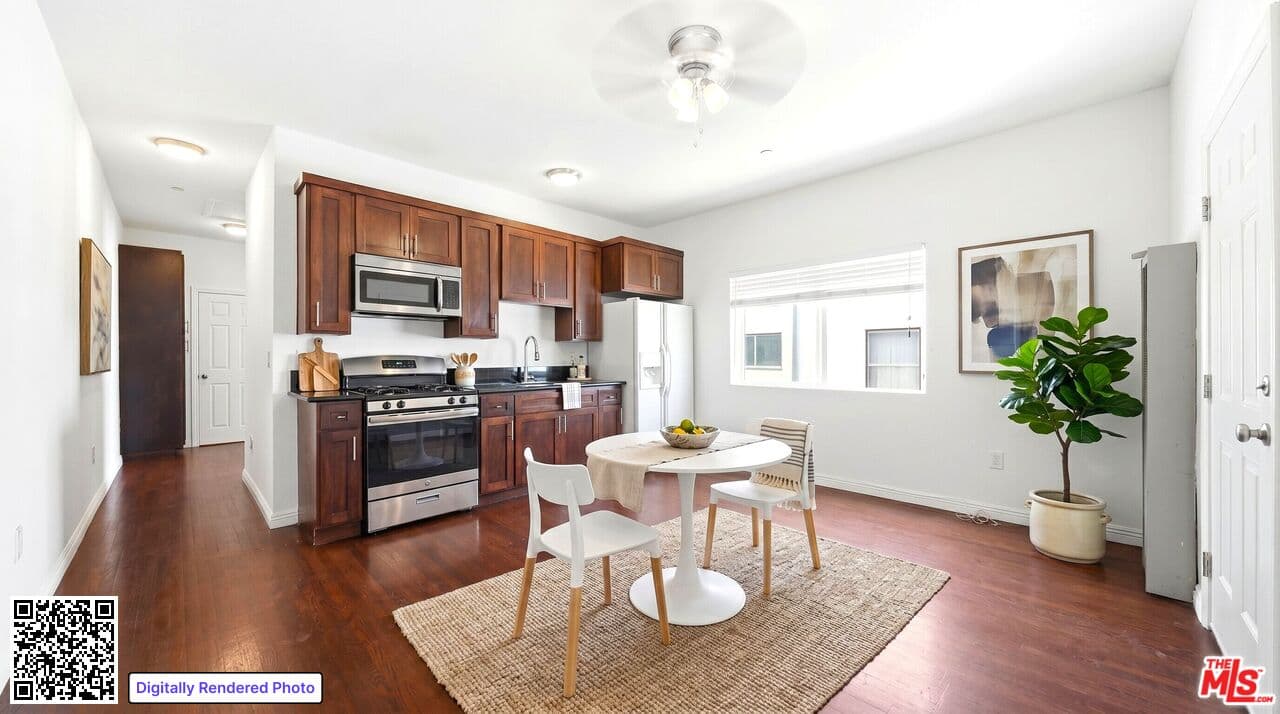 2 bd, 1 ba Townhouse in Los Angeles, CA — $2,350/mo — photo 1