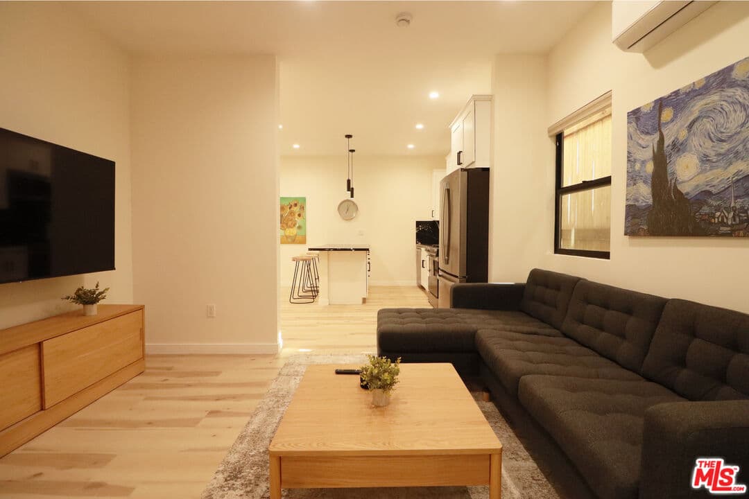 1 bd, 2 ba Townhouse in West Hollywood, CA — $3,950/mo — photo 2