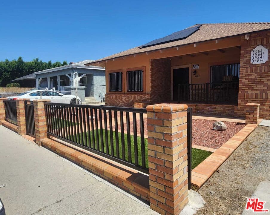 5 bd, 5 ba House in Los Angeles, CA — $5,975/mo — photo 1