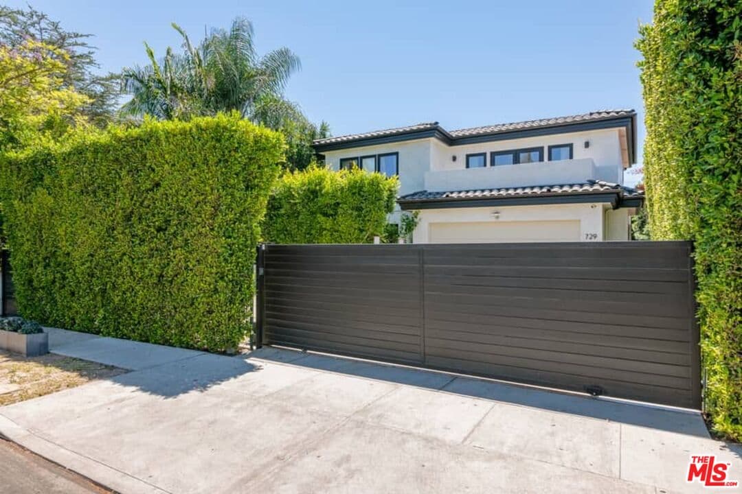 5 bd, 6 ba House in Los Angeles, CA — $16,995/mo — photo 1