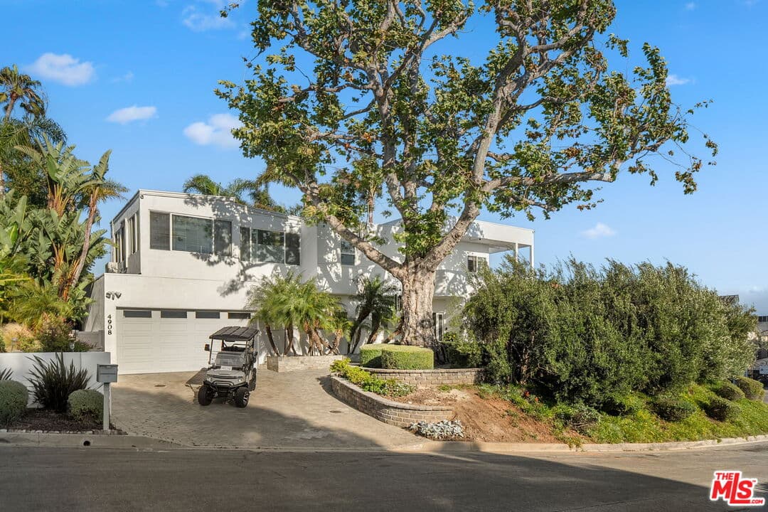 5 bd, 5 ba House in Malibu, CA — $17,500/mo — photo 2