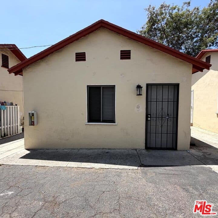 Studio Apartment in Pasadena β $1,595/mo
