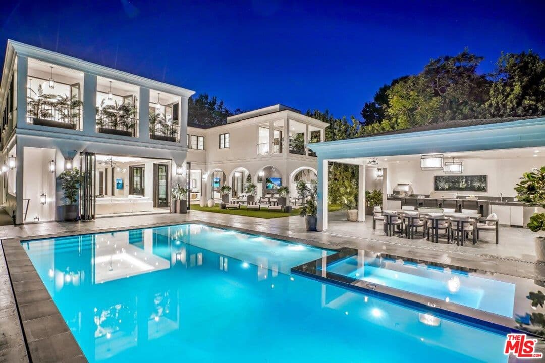 7 bd, 10 ba House in Beverly Hills, CA — $109,750/mo — photo 1