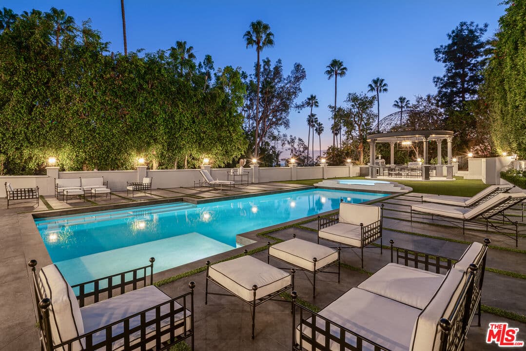 5 bd, 5 ba House in Beverly Hills, CA — $47,950/mo — photo 2