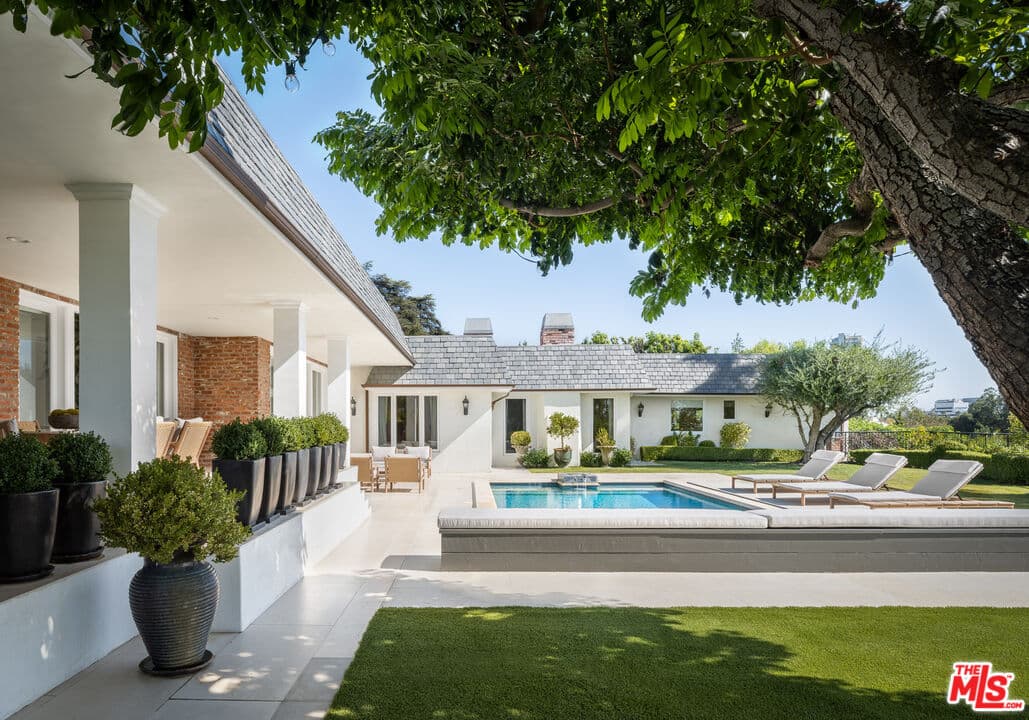5 bd, 7 ba House in Beverly Hills, CA — $60,000/mo — photo 1