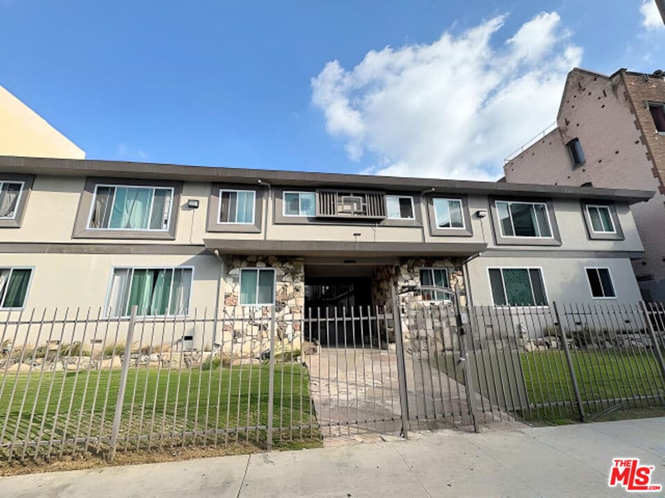1 bd, 1 ba Apartment in Los Angeles, CA — $1,695/mo — photo 1
