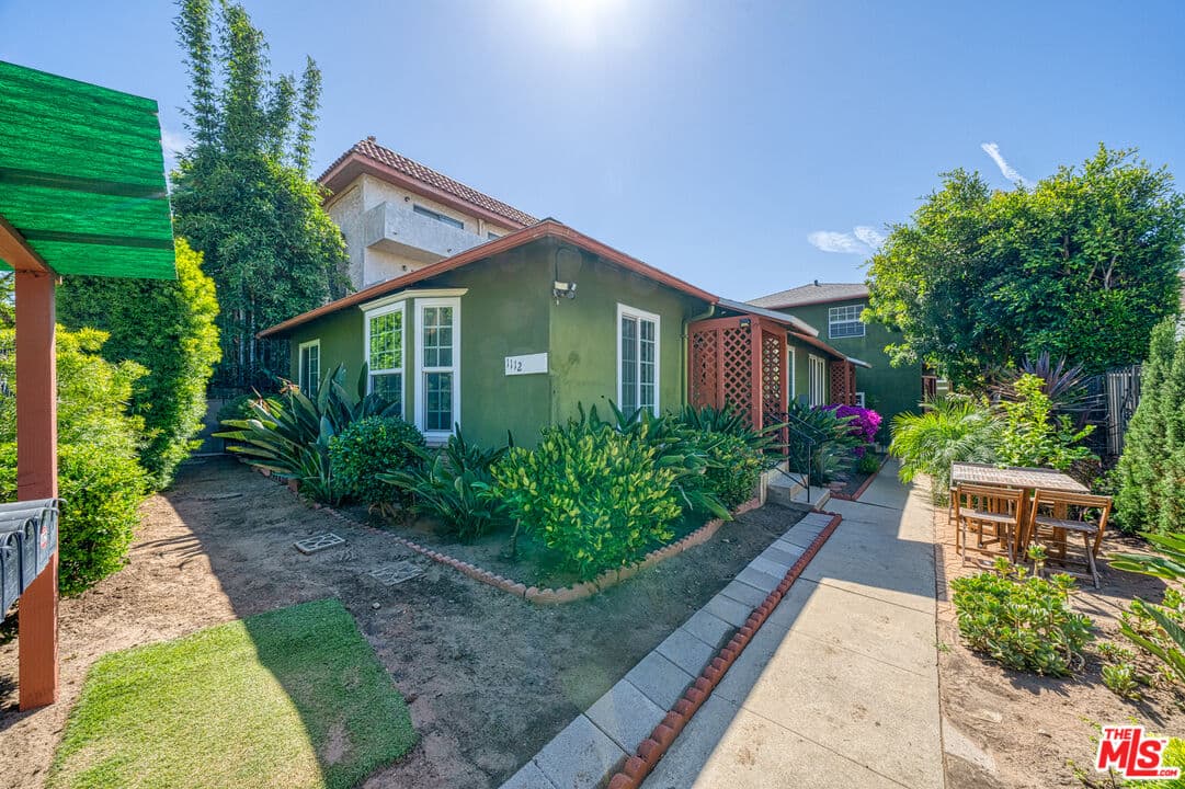 2 bd, 1 ba Townhouse in Santa Monica, CA — $3,800/mo — photo 2