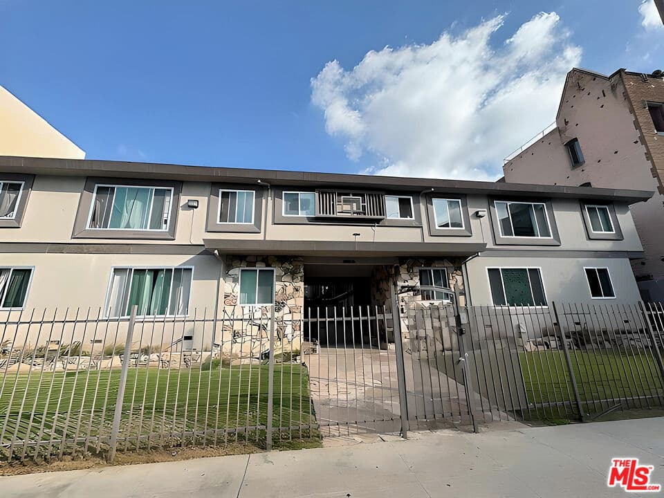 Studio, 1 ba Apartment in Los Angeles, CA — $1,395/mo — photo 1