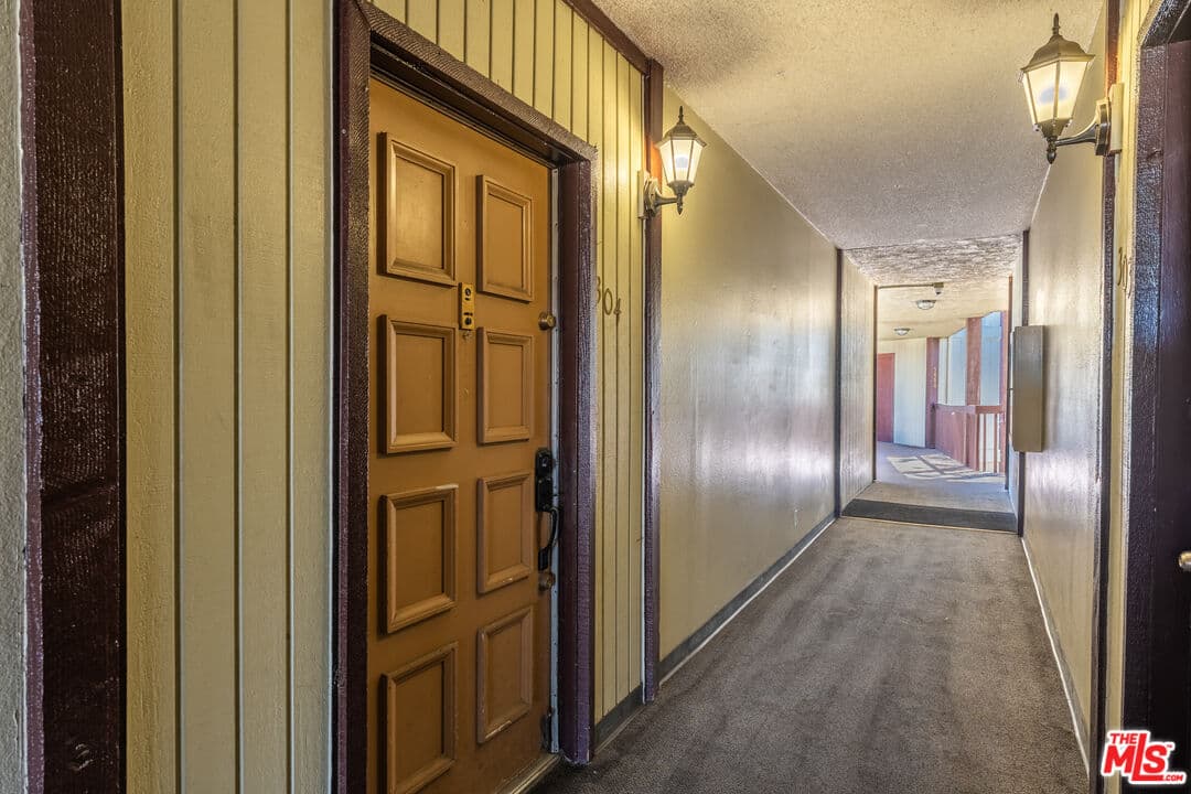 2 bd, 2 ba Condo in Los Angeles, CA — $2,980/mo — photo 2