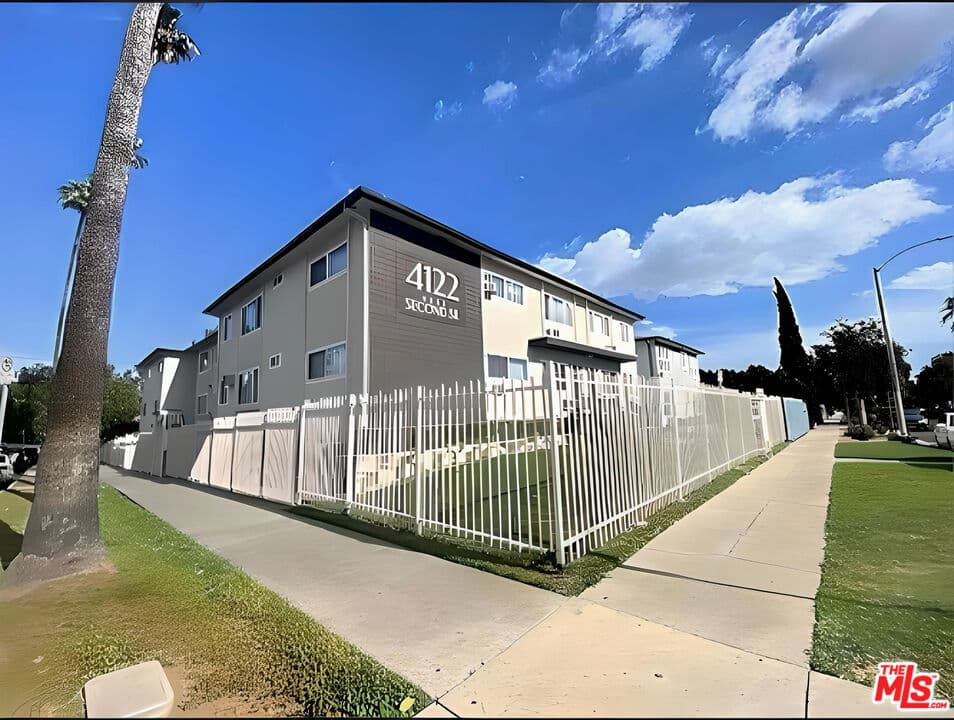 Studio, 1 ba Apartment in Los Angeles, CA — $1,395/mo — photo 1