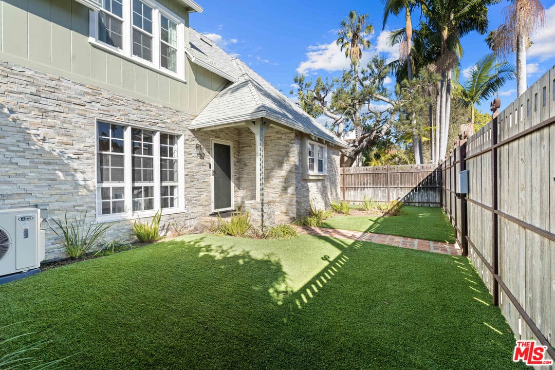 4 bd, 2 ba House in Venice, CA — $9,995/mo — photo 1