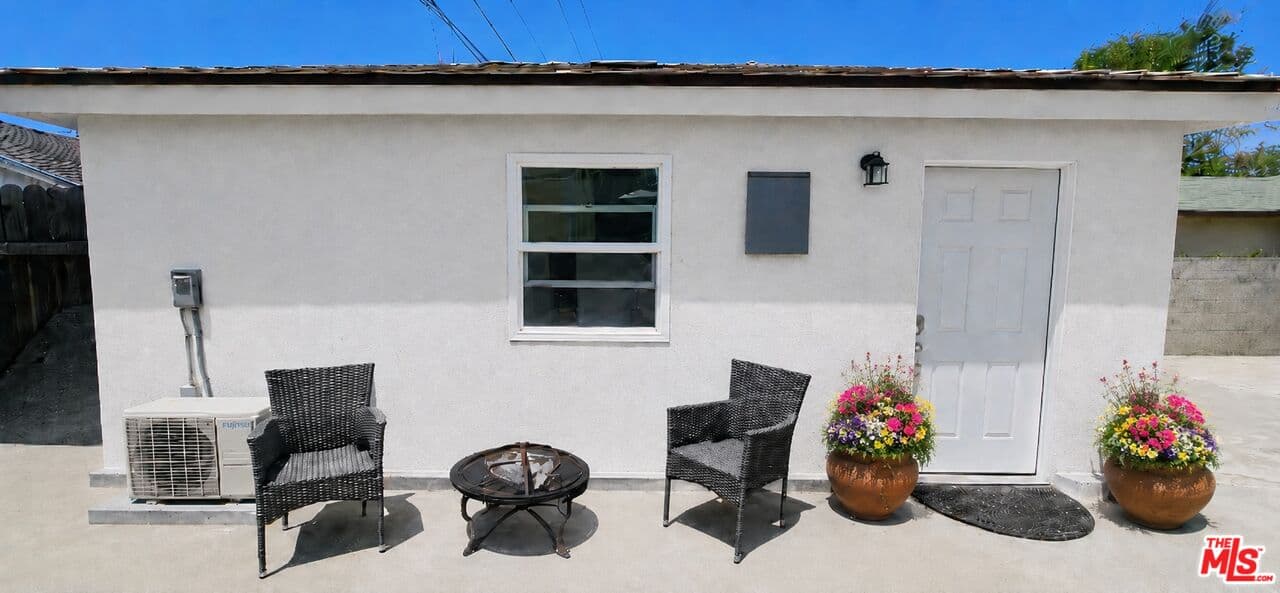 Studio, 1 ba House in Inglewood, CA — $2,200/mo — photo 1