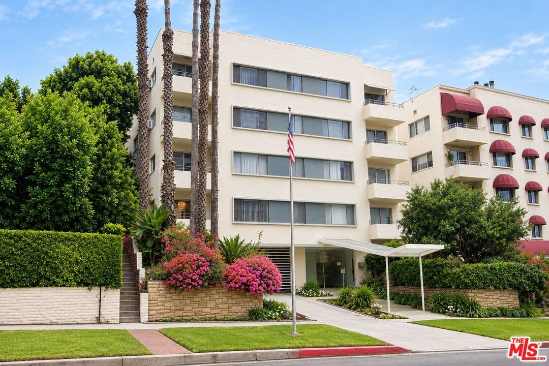 2 bd, 2 ba Apartment in Los Angeles, CA — $4,000/mo — photo 1