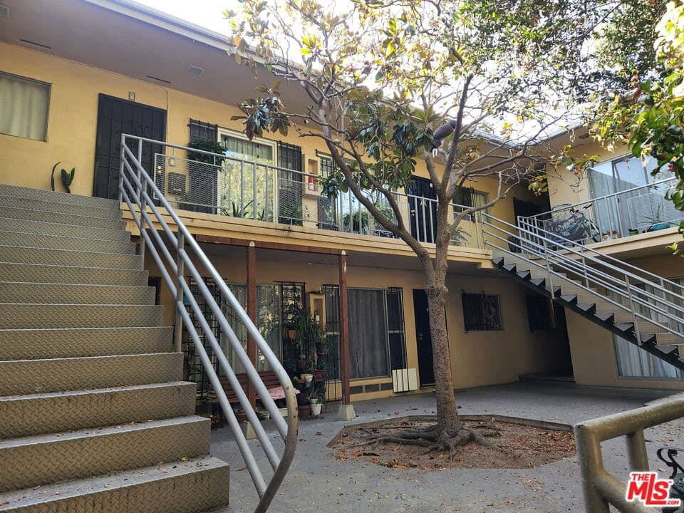 2 bd, 2 ba Apartment in Los Angeles, CA — $2,450/mo — photo 1