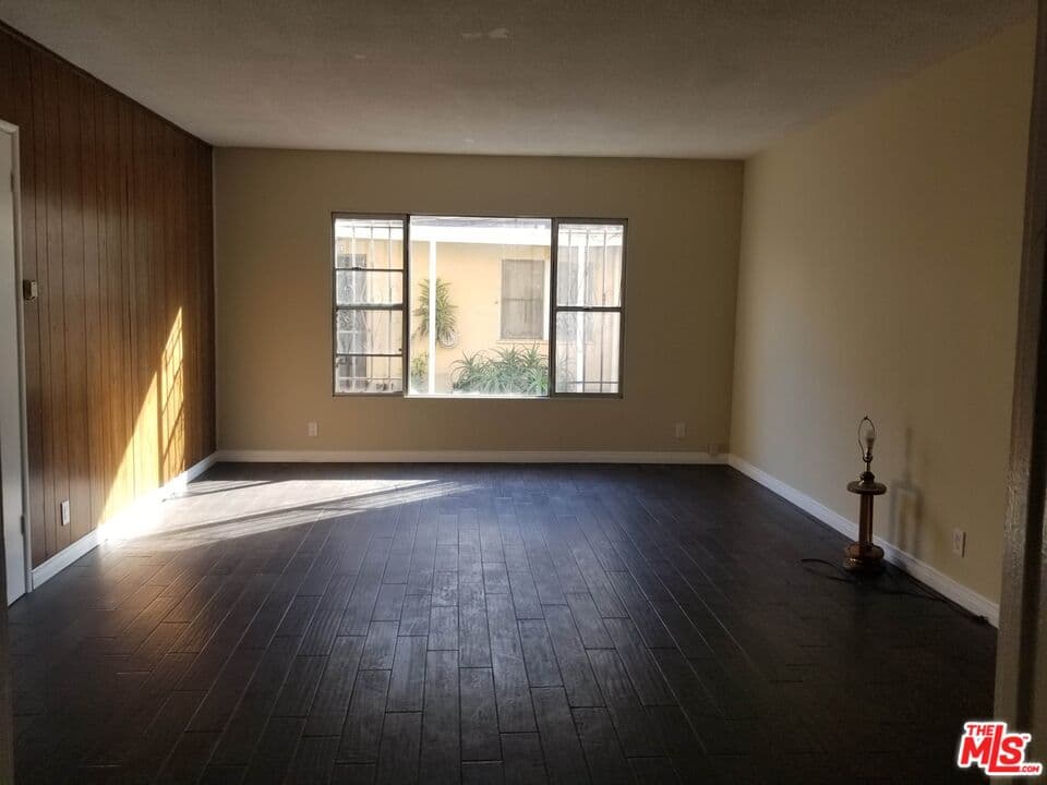 2 bd, 2 ba Apartment in Los Angeles, CA — $2,450/mo — photo 2
