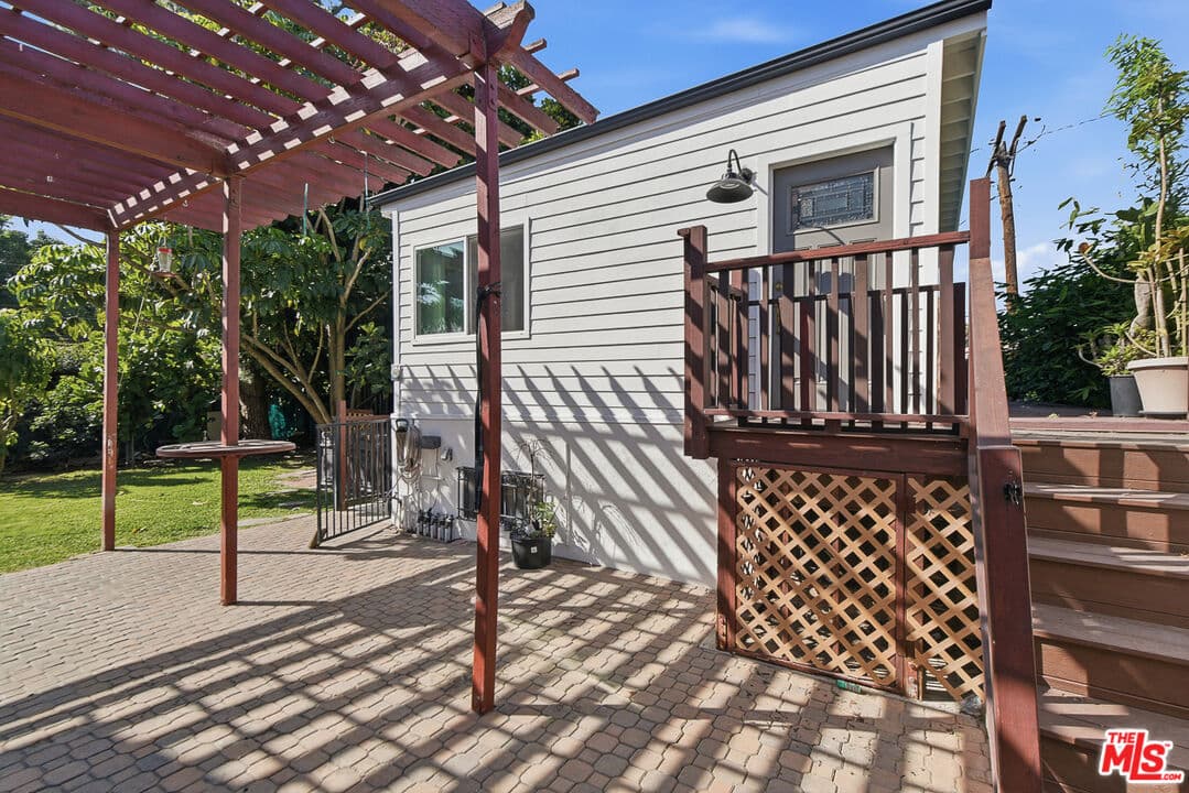 Studio, 1 ba House in Los Angeles, CA — $2,850/mo — photo 1